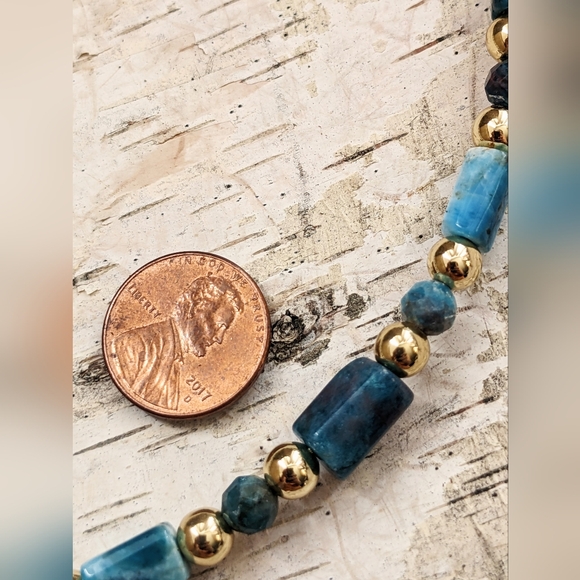 Genuine Blue Apatite Stones & Gold Beads In Round Choker Necklace - Picture 9 of 9